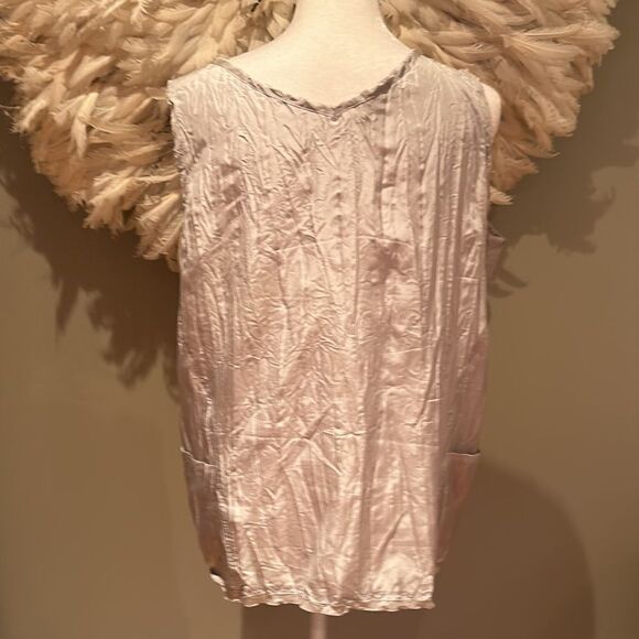 Gigi Silk Top NWOT - Picture 2 of 6